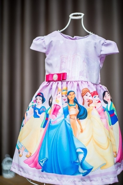 vestido infantil das princesas